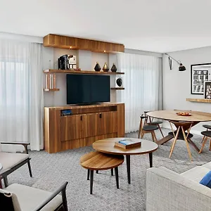4* Szálloda Le Meridien Etoile