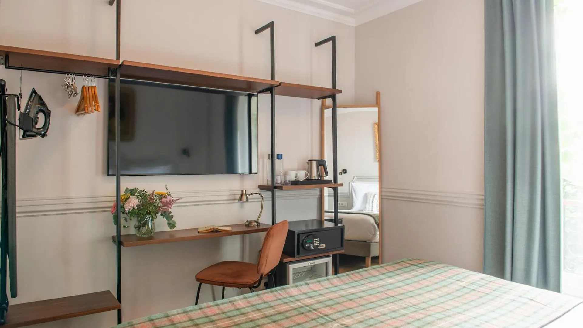 ***  Hotel De La Porte Doree Παρίσι Γαλλία