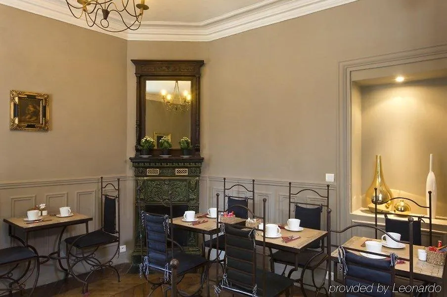 Hotel De La Porte Doree Paris