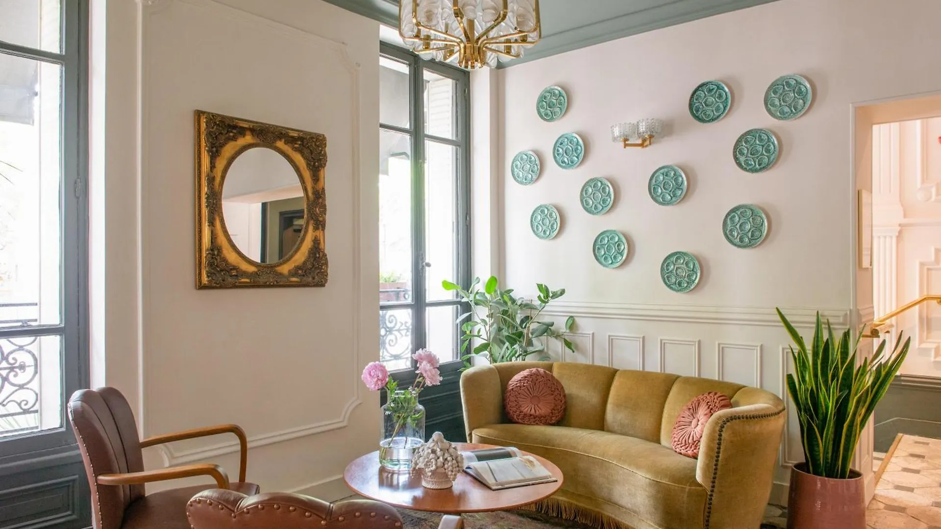 Hotel De La Porte Doree Paris