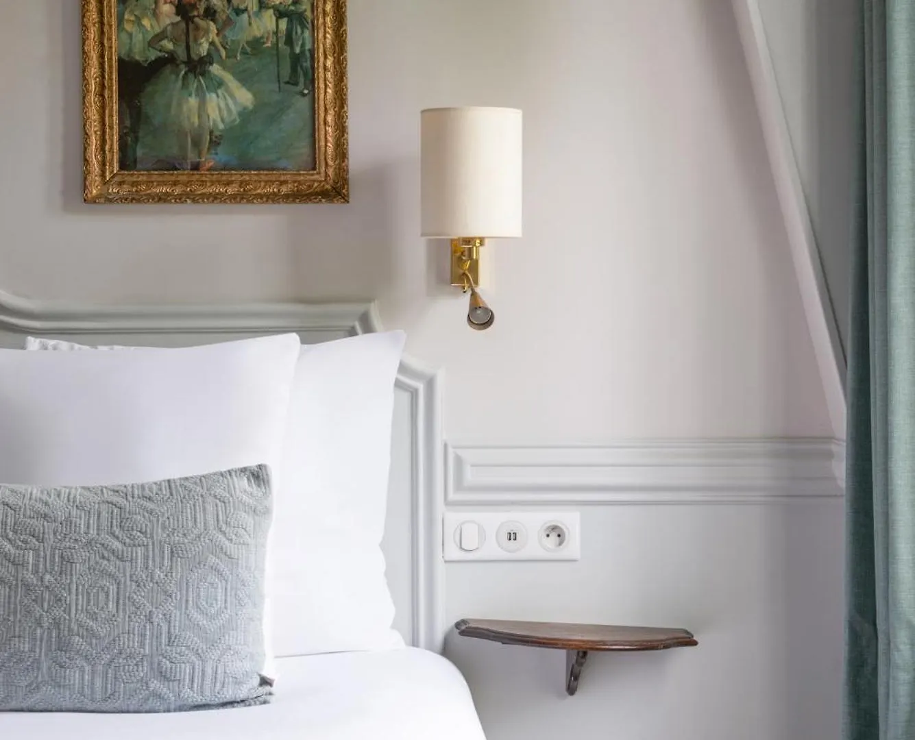 Hotel De La Porte Doree Paris