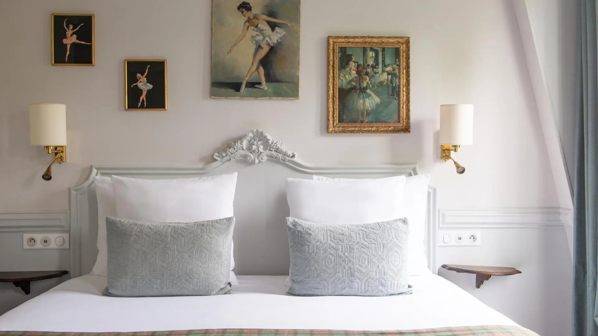 Hotel De La Porte Doree Paris