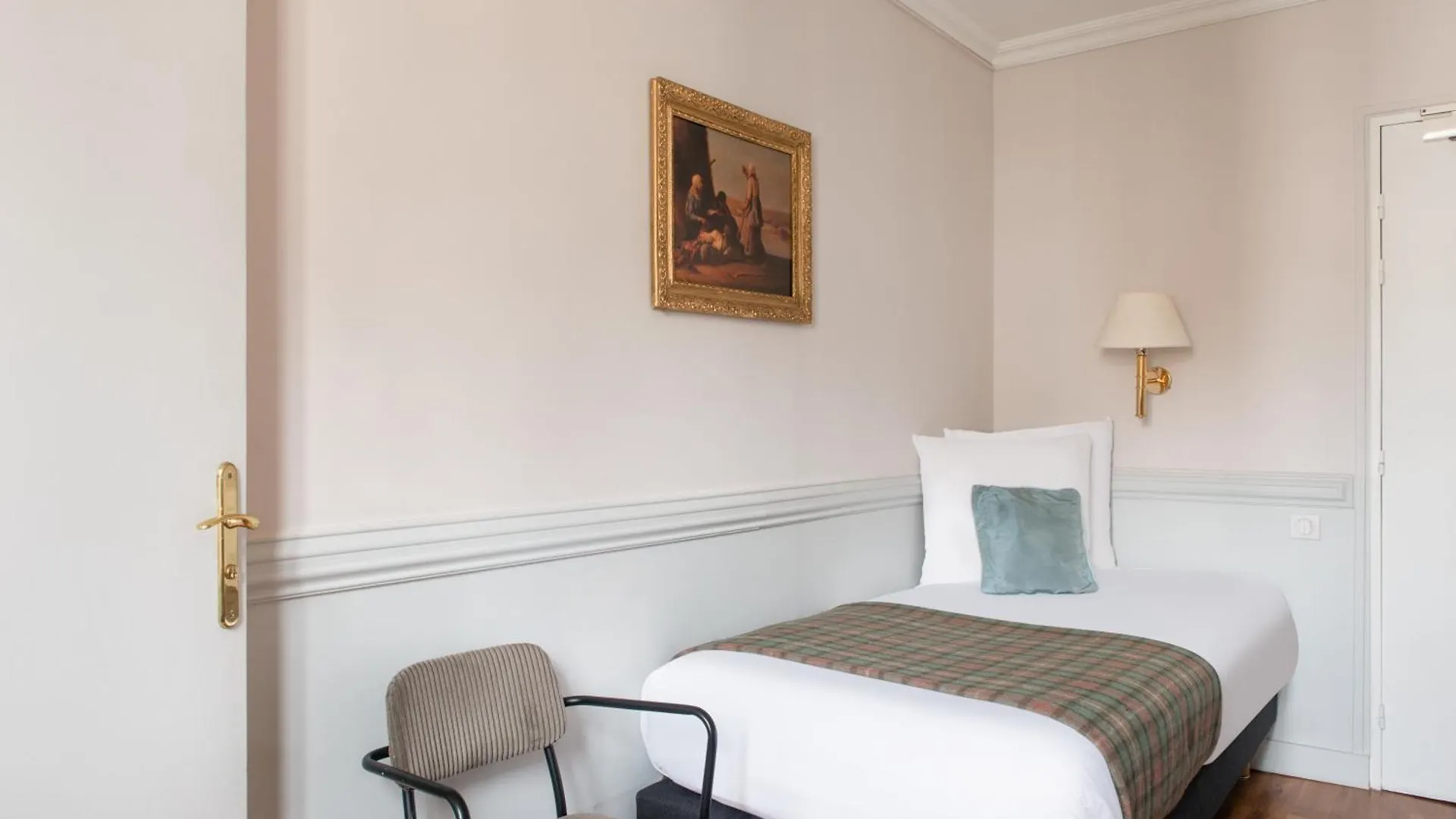 Hotel De La Porte Doree Paris France
