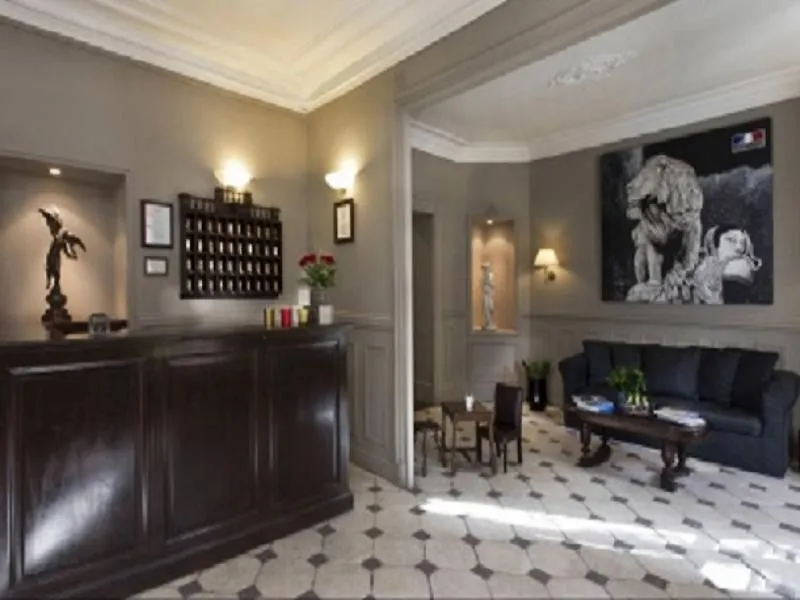 Hotel De La Porte Doree Paris