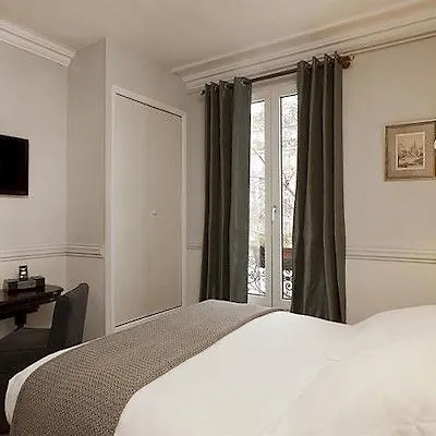 Hotel De La Porte Doree Paris